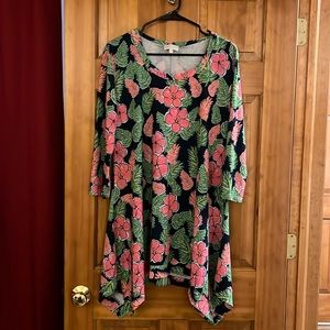 Simply Southern Hibiscus Tunic Top